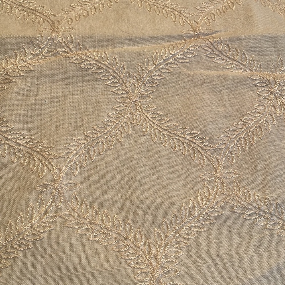 Beige Table Runner - Picture 2 of 4